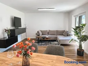 Frisch renoviert & gemütlich mit Terasse - Image 1