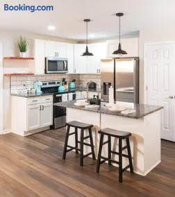Beautiful Raleigh Home - 3BR Quiet and Family Friendly - Image 3