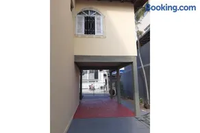 Casa 5 quartos, ampla, a 100 metros da praia. Amigos e família são bem vindos a essa casa. Venha viver momentos inesquecíveis aqui. - Image 2