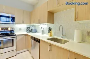 Convenient Apartment Near Major Sights - Image 3