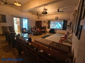 The Castle Villa,4BR Family Retreat , Projector,Free Parking,MTDC Approved - Image 4