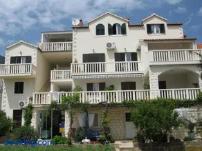 Apartments & Rooms Luna - Image 1