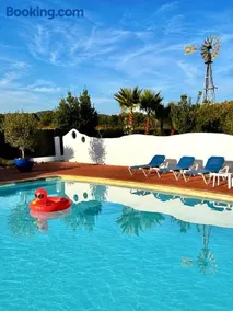 Villa Mediterraneo Rooms Piscina jardin parking - Image 4