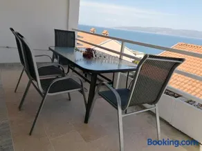 4 Roses Apartment - Image 2