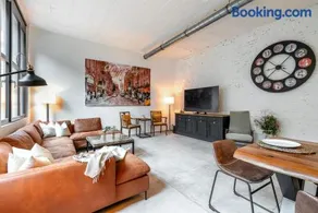 Beautiful Design 2 BR Loft - Image 2