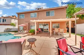 Spacious 6-bedroom house in Las Vegas - Image 1