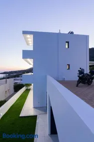 Metaxakis Home - Image 1