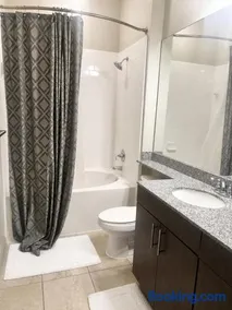 Luxury Galleria Mid-rise Apartment - Image 3
