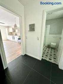 Top Location Business Suite - Image 2