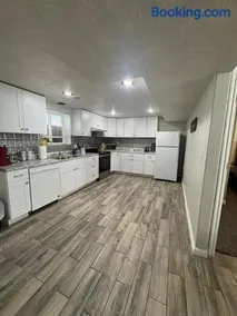 Cozy Apt in Downtown Logan - Image 4