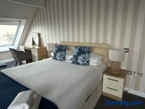 Boathouse Hotel - Image 3