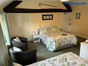 Dunscar Farm Bed & Breakfast - Image 3