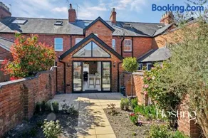 Number Ten - Beautiful 3-Bedroom Luxury Home - Image 2