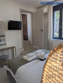 Eriad Patras - Calm Luxury Stay In The City - Image 1