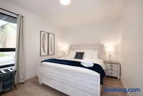 Cozy Condo with Beautiful View of Evergreen - Image 1