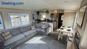 Cosy Holiday Home at Seton Sands near Edinburgh and North Berwick with free WiFi - Image 3