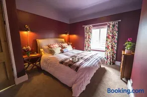 Large Country Cottage, Sleeps 8 - Spa Facilities, Garden Bar, Catering Services, Free Parking, Nature Reserve, Hen Parties - Image 4