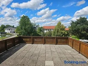 Modern 83 sqm apartment with large terrace - Image 2