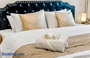 Spacious 6BR Stay + Parking + Near DTLA #TravelSGV - Image 1