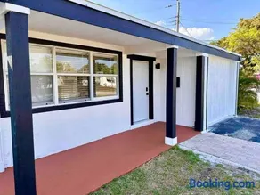 Convenient Location Pompano Deerfield Beach - Image 4