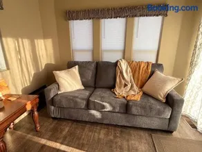 The 303 in the Desert - whole house rental - Image 2