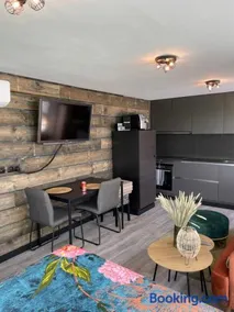 Tiny House - Image 4