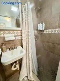 Private Guest Suite Near Hard Rock, Airport & Cruise Port - Image 5