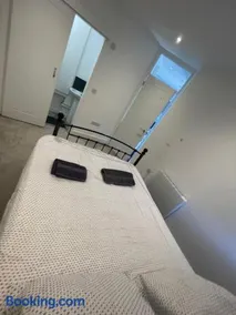 1 Marine House - Image 2