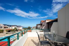 Villa Lea, stylish, with common pool - Image 1