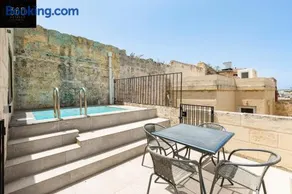Historical Mdina Gem, Lux HOME with Rooftop Pool by 360 Estates - Image 2