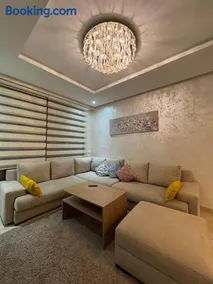 Perfect getaway pool, comfort and proximity - Image 1