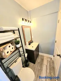 Steps from the Beach, sleeps 4!! - Image 5