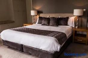 Simmers Serviced Apartments - Image 2