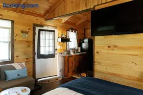 "Stars Hollow" Cozy Mini-Cabin in Muir Valley -RRG - Image 2