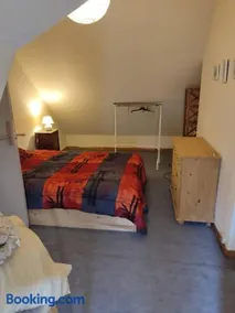 chambre chez l'habitant ,bleue, maison ancienne - Image 1