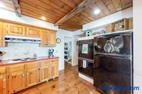 Dog-friendly, bayfront home w/rocky beach, full kitchen, washer/dryer & firepit - Image 2