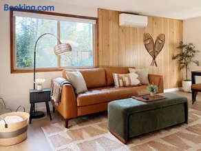 Cozy Cabin Relax in Hot Tub Overlooking Creek - Image 1