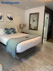 Oak Creek Terrace Resort - Image 3