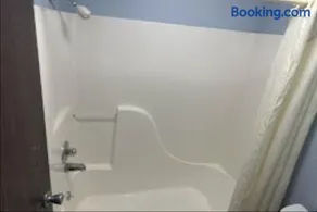 Relax Inn Hotel - Image 3