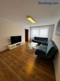 Frisch sanierte und große helle Wohnung in Löhne - Image 2