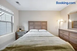 Private Room In A Modern Home - Image 4