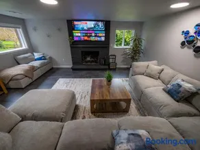 Remodeled 2BR, Chic and Cozy - Image 2
