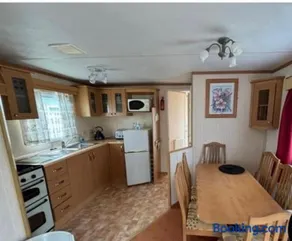 Sealands park, sleeps 6, WiFi, heating, veranda,beach access - Image 5