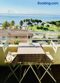 Cote d’Azur Charm, Studio Apartment with panoramic seaview in Nice - Image 4