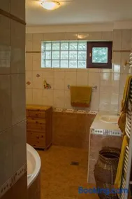 Pine Grove Villa - Image 5