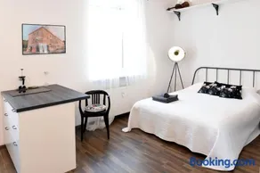 Old Town Studio Apartment - Image 2