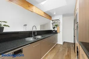 Candlebark Retreat - Image 5