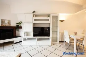 Monza-Center, Modern Apartment - Image 3