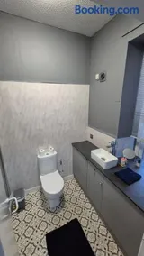 Bellshill Central Apartment - Image 5