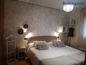 Apartamento con jardín privado a 10 min del centro de Salamanca - Image 3